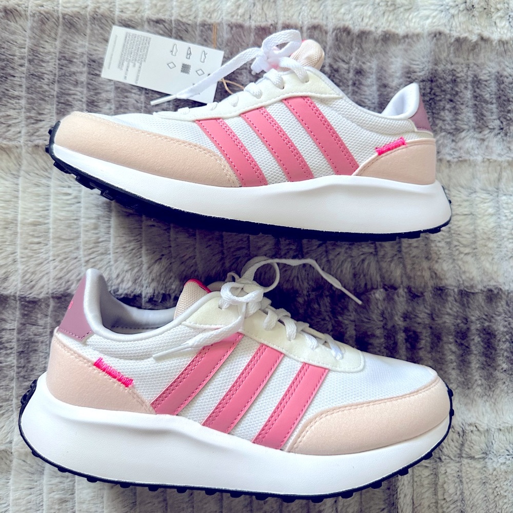 Women’s Adidas Sneakers - Size 7.5 - Never Been Worn - NWT
